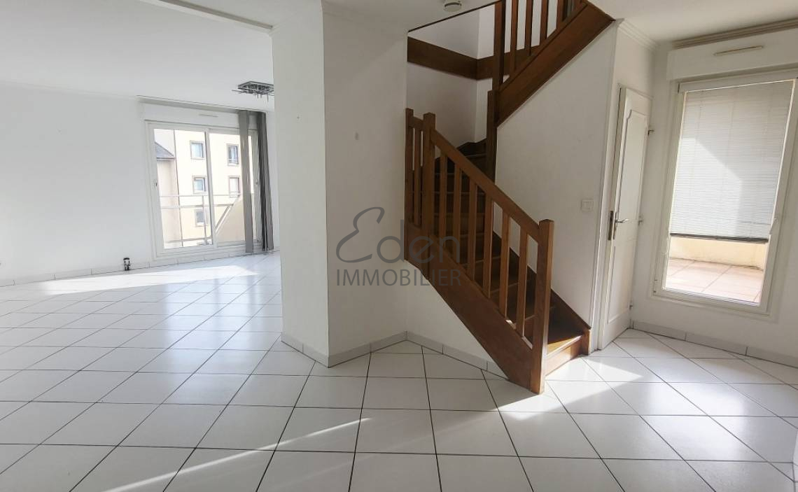 FERNEY   CRETS DE FERNEY : très bel appartement T5 en duplex